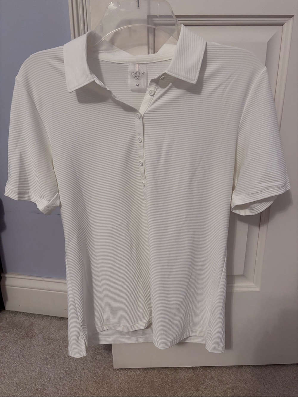 Women’s White Short-Sleeve Polo with Subtle Texture